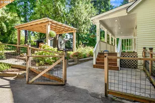 2249 SW Taylors Ferry Rd, Portland, OR 97219 - Photo 47