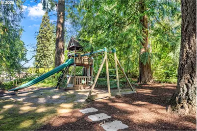 2249 SW Taylors Ferry Rd, Portland, OR 97219 - Photo 43