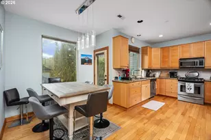 5047 SW View Point Terrace, Portland, OR 97239 - Photo 5