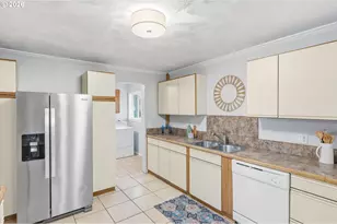 14012 SE River Rd, Milwaukie, OR 97267 - Photo 17