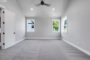 6026 SW 18th Dr, Portland, OR 97239 - Photo 13