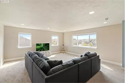 280 NW Double Eagle Ave, Madras, OR 97741 - Photo 7