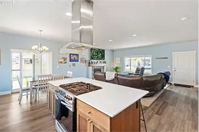 280 NW Double Eagle Ave, Madras, OR 97741 - Photo 11