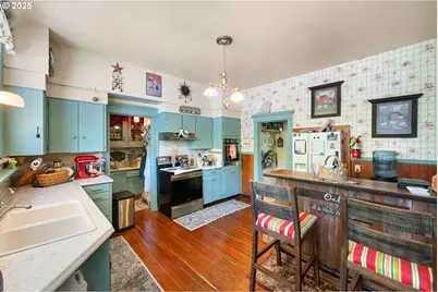 955 S 5th St, Coos Bay, OR 97420 - Photo 17