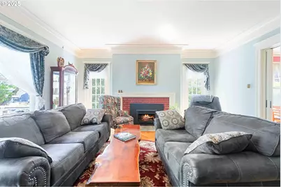 955 S 5th St, Coos Bay, OR 97420 - Photo 11