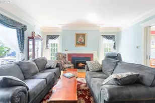 955 S 5th St, Coos Bay, OR 97420 - Photo 11