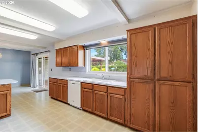 2537 B St, Hubbard, OR 97032 - Photo 17