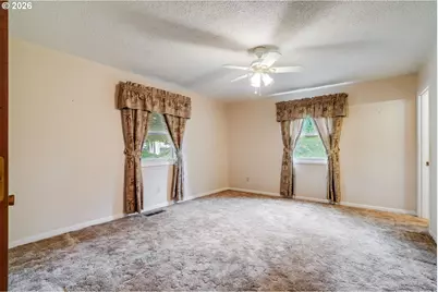 2537 B St, Hubbard, OR 97032 - Photo 23
