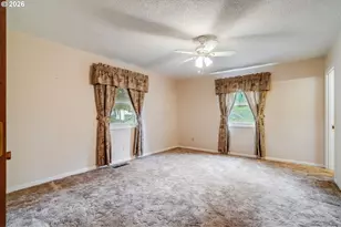 2537 B St, Hubbard, OR 97032 - Photo 23
