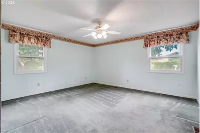 2537 B St, Hubbard, OR 97032 - Photo 31