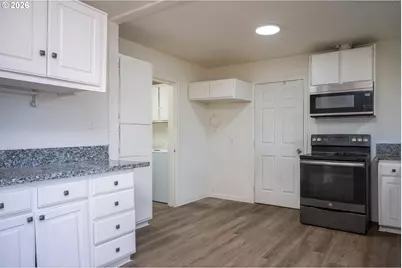 13983 Taylor Ln, Oregon City, OR 97045 - Photo 15