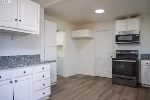 13983 Taylor Ln, Oregon City, OR 97045 - Photo 15
