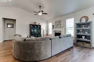 3266 Mountain Crk Ln, Springfield, OR 97478 - Photo 11