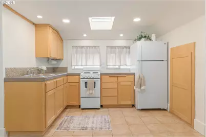 1492 Pearl St, Eugene, OR 97401 - Photo 29