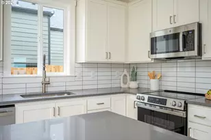 1128 NE 84th Ave, Portland, OR 97220 - Photo 17