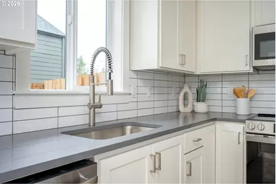 1128 NE 84th Ave, Portland, OR 97220 - Photo 19