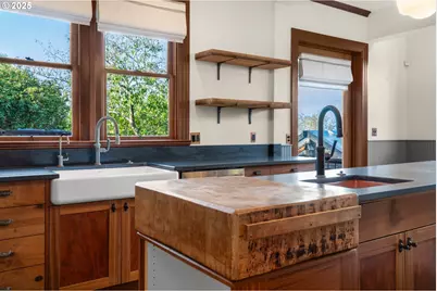 1175 11th St, Astoria, OR 97103 - Photo 11