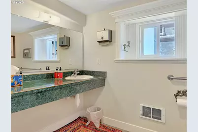 624 Fleet St, Brookings, OR 97415 - Photo 43