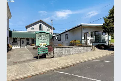 624 Fleet St, Brookings, OR 97415 - Photo 1