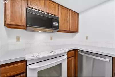 8717 SE Monterey Ave #304, Happy Valley, OR 97086 - Photo 7