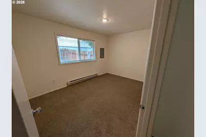 2027 SE River Rd, Hillsboro, OR 97123 - Photo 11