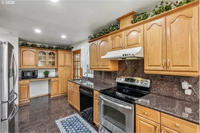 7918 SE Lincoln St, Portland, OR 97215 - Photo 13
