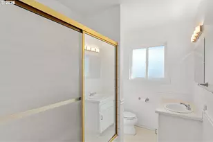 837 SE 169th Dr, Portland, OR 97233 - Photo 13