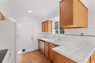 837 SE 169th Dr, Portland, OR 97233 - Photo 9