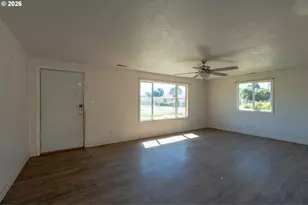 544 SW 1st St, Sheridan, OR 97378 - Photo 5