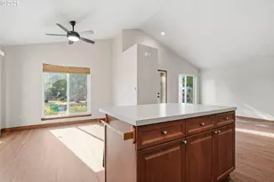3944 SE 103rd Ave, Portland, OR 97266 - Photo 5