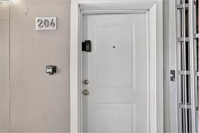 8120 N Interstate Ave #204, Portland, OR 97217 - Photo 1