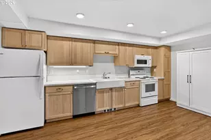 8120 N Interstate Ave, Portland, OR 97217 - Photo 15
