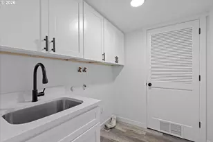 14214 SE Crystal Springs Blvd, Portland, OR 97236 - Photo 19