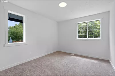 14214 SE Crystal Springs Blvd, Portland, OR 97236 - Photo 31