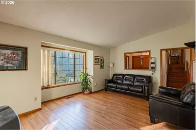 2811 NE 6th St, Gresham, OR 97030 - Photo 7