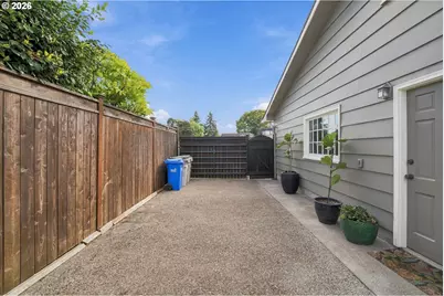 1375 Flintridge Ave, Eugene, OR 97401 - Photo 43