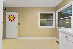 14035 SE Harrison St, Portland, OR 97233 - Photo 9