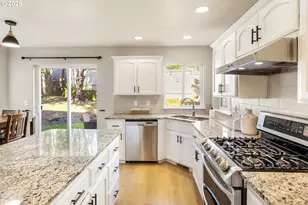 986 SW Tomahawk Pl, Dundee, OR 97115 - Photo 11