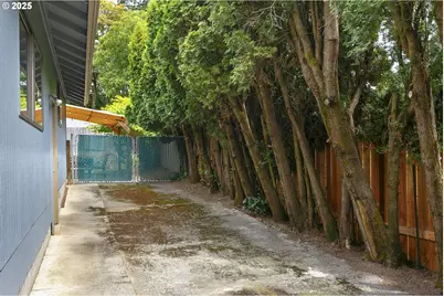 132 SE 214th Ave, Gresham, OR 97030 - Photo 27