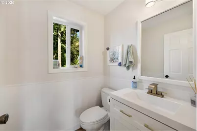 2402 Stephanie Ln, North Bend, OR 97459 - Photo 11