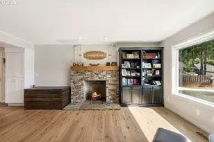 2402 Stephanie Ln, North Bend, OR 97459 - Photo 9