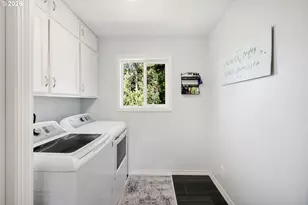 2402 Stephanie Ln, North Bend, OR 97459 - Photo 29