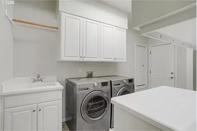 9004 SW Lancelot Ln, Portland, OR 97219 - Photo 15