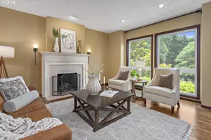 9004 SW Lancelot Ln, Portland, OR 97219 - Photo 3