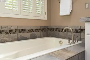 9004 SW Lancelot Ln, Portland, OR 97219 - Photo 23
