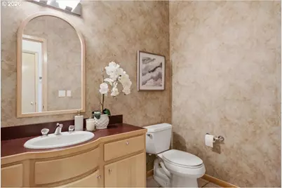 2469 Crestmont Cir, Salem, OR 97302 - Photo 17