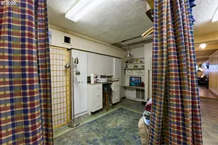 105 E Main St, Enterprise, OR 97828 - Photo 21