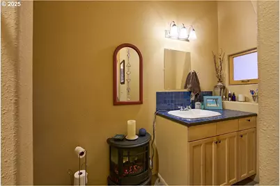 105 E Main St, Enterprise, OR 97828 - Photo 15