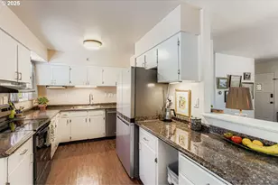 16646 SE Ankeny St, Portland, OR 97233 - Photo 9