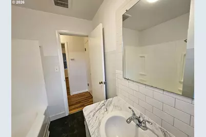 7102 N Interstate Ave, Portland, OR 97217 - Photo 25